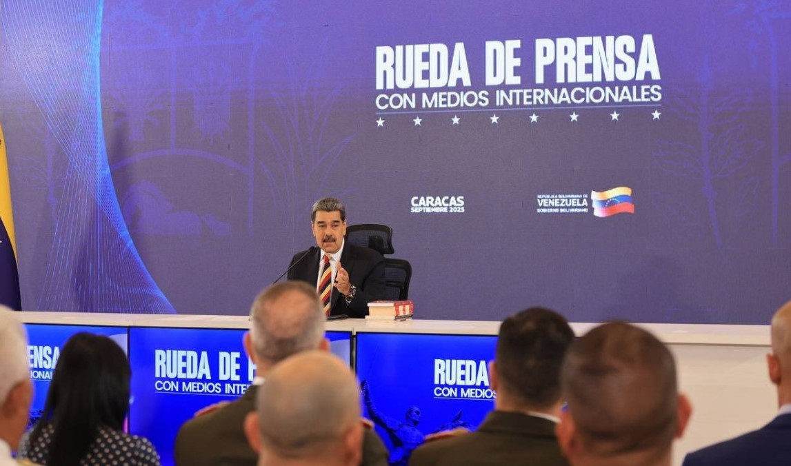 Maduro Rejects Interference, Backs Peace, Unity, Defense Readiness